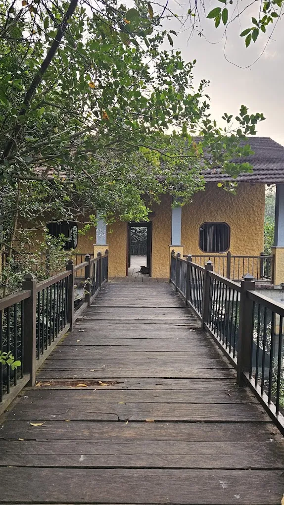 Ancient Kotte ramparts gates and defensive architecture